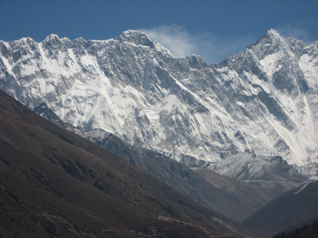Bogovi nad Himalajo (Piše: Nika Vistoropski)
