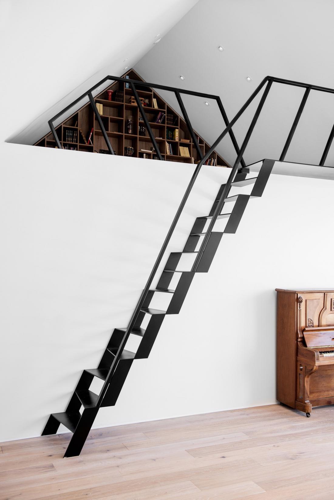 Moderne in vsestranske stopnice, ki delujejo odlično v minimalistično opremljenih domovih.