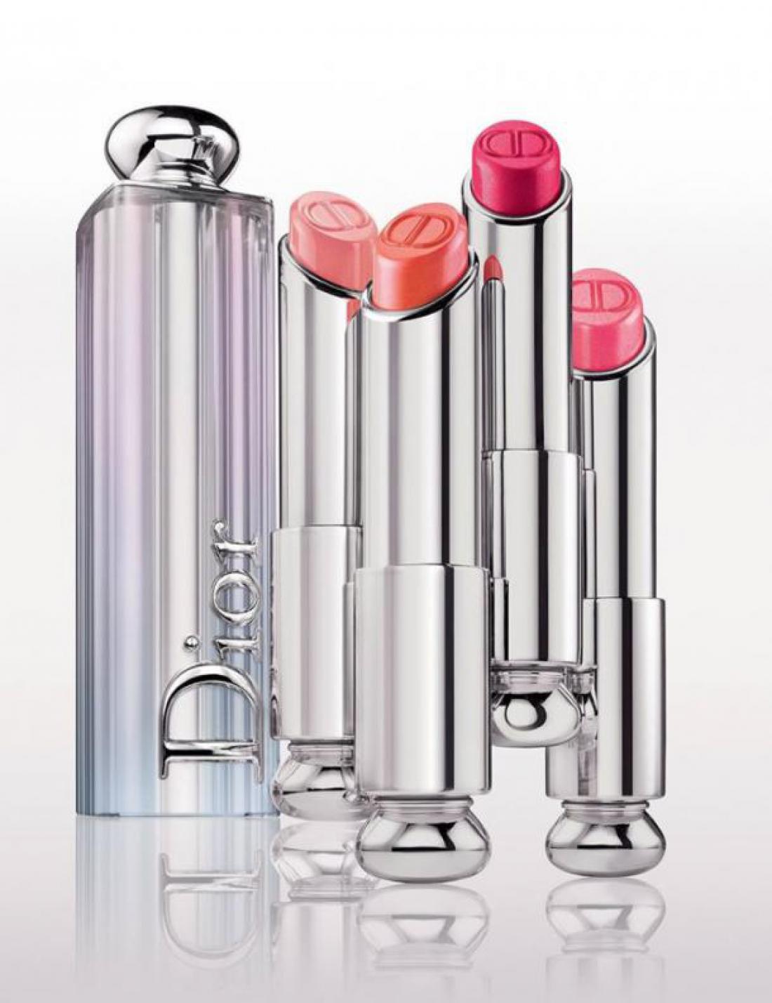 Prva hibridna šminka, saj je šminka in vlažilni gel v enem – Dior Addict.