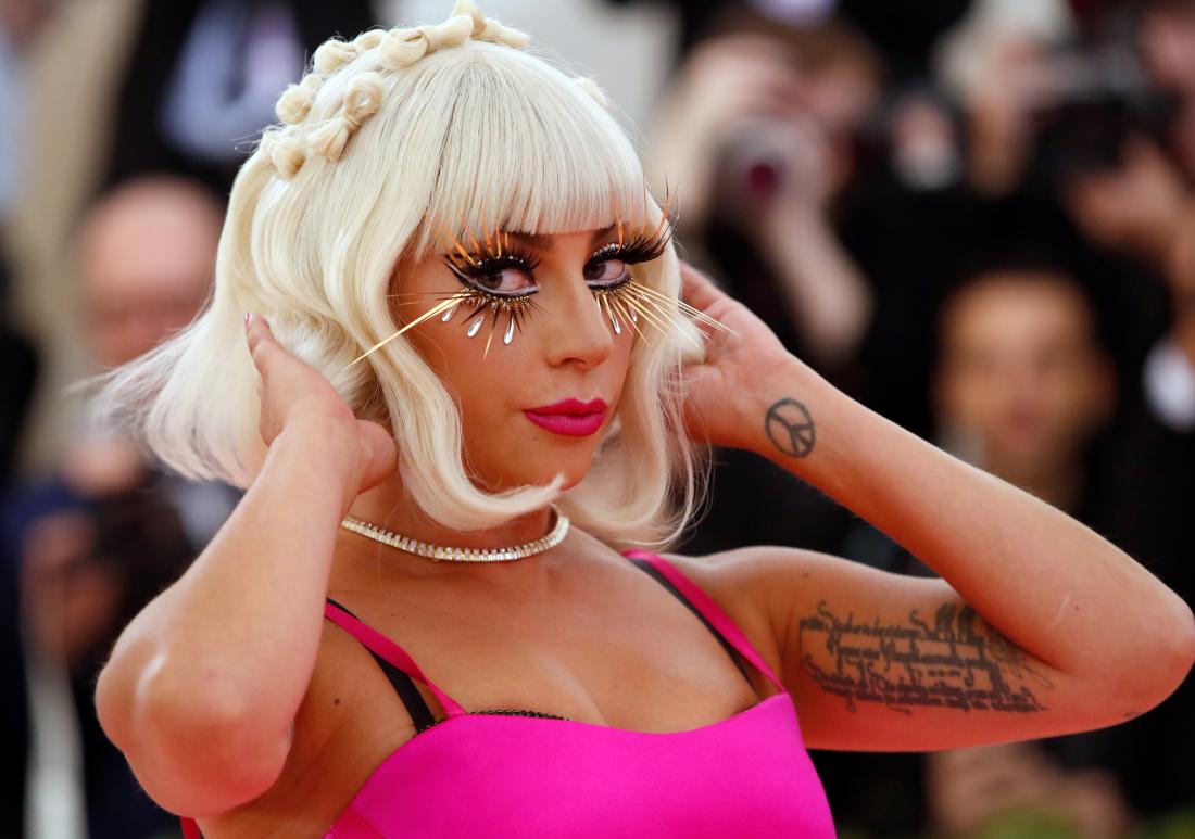 Lady Gaga v vlogi obsojene morilke vnuka slavnega oblikovalca