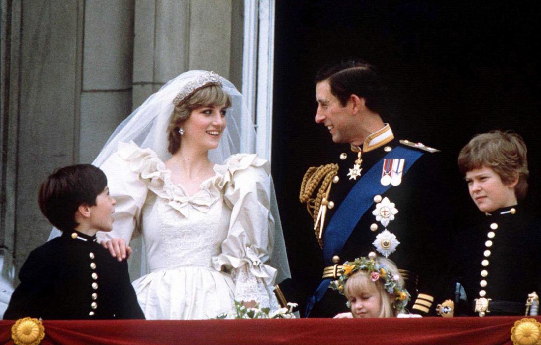 Zakaj je imela princesa Diana dva poročna šopka 
