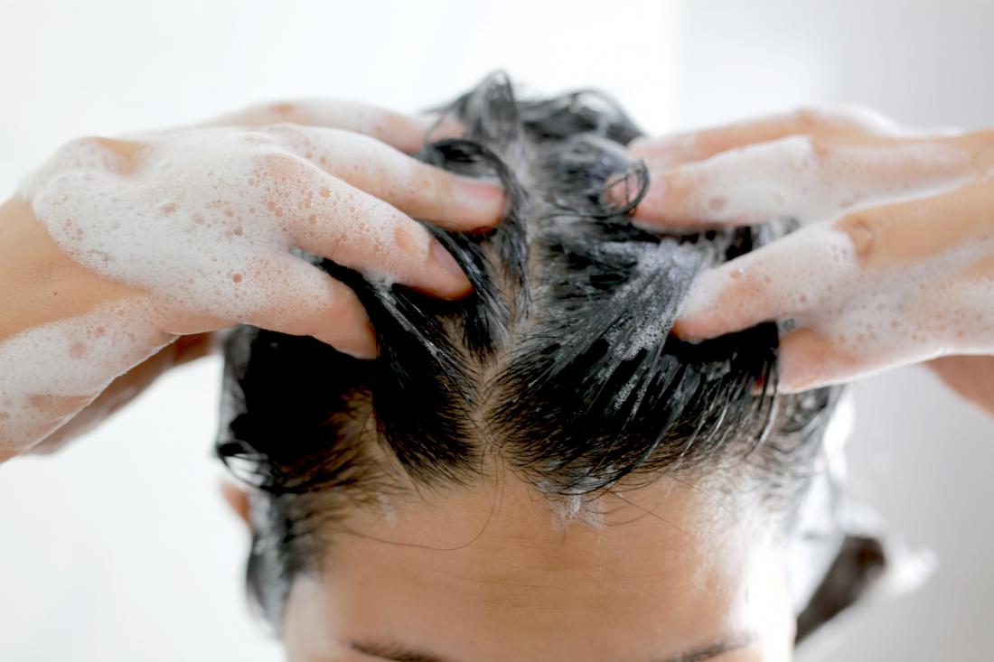 To je razlog, zakaj moraš nujno zamenjati svoj šampon za lase