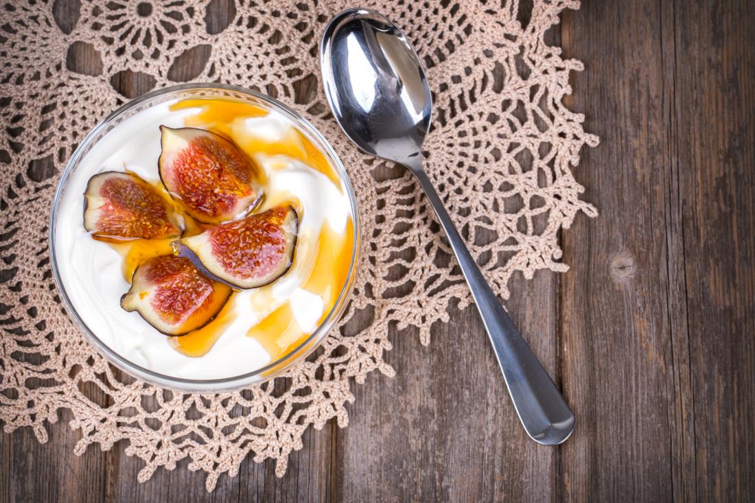 Zajtrk iz sanj: fige z jogurtom in medom