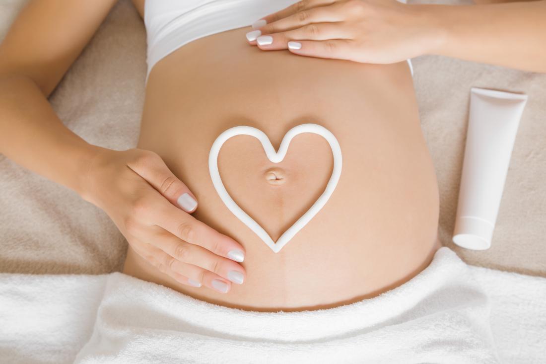 Priprava na porod: Kaj ne bi smelo manjkati v torbi za v porodnišnico